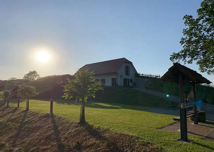 Tourist Farm Artisek