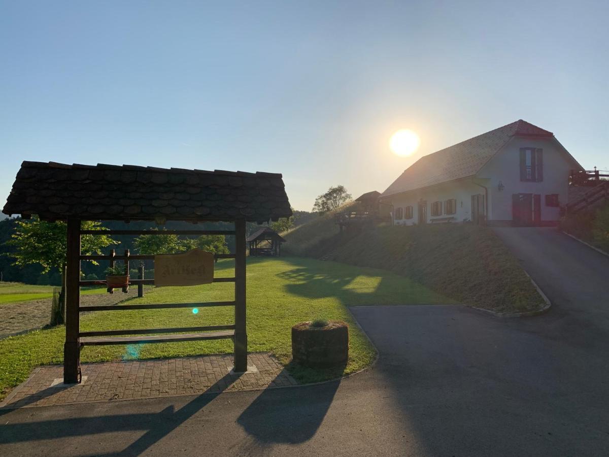 Tourist Farm Artisek *