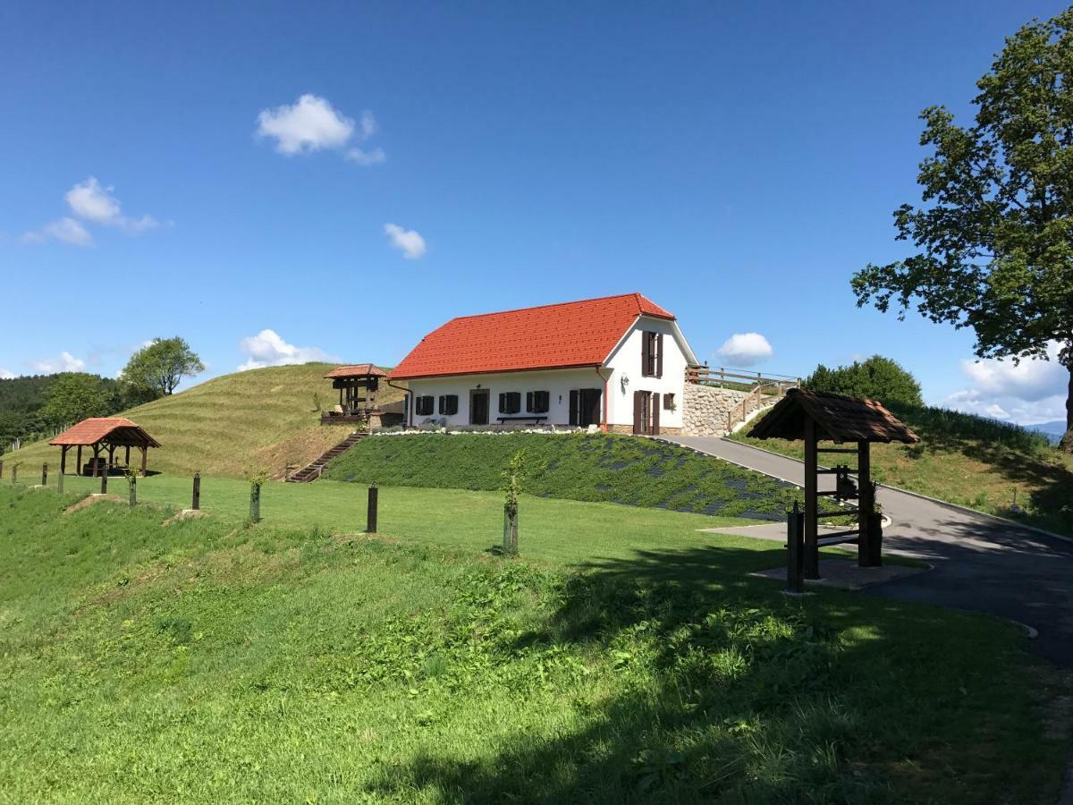 Tourist Farm Artisek